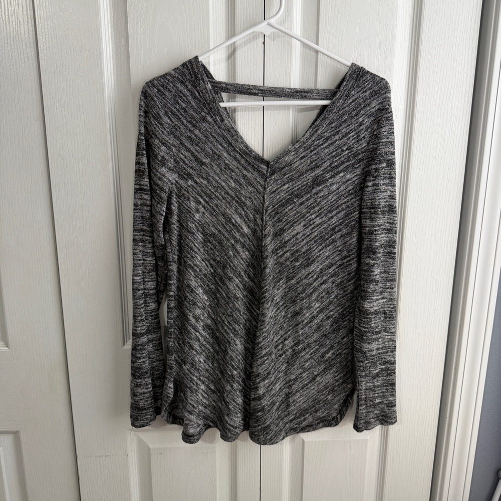 Harmony Balance gray v neck‎ long sleeve top size medium